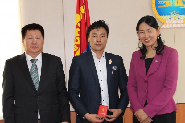 10881361_871807672850344_939690378_n