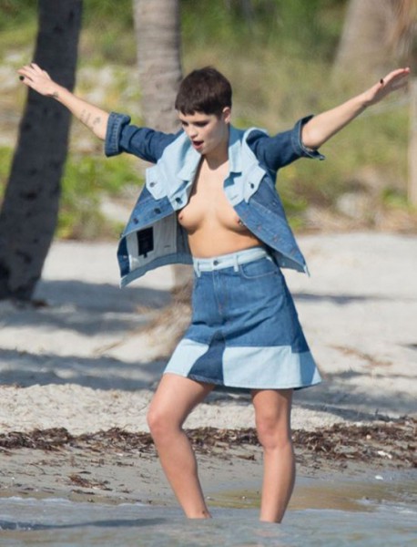 01bad33df09043d2original