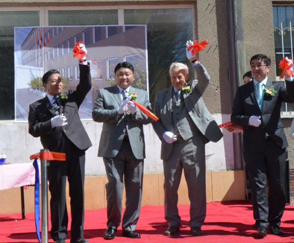 0 aaaaaneg emneleg 0