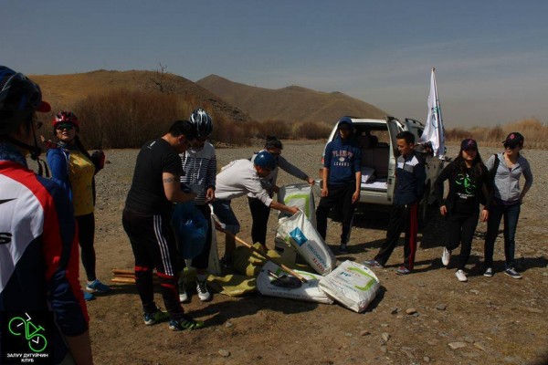 11119484_877433562298654_1038749597_n