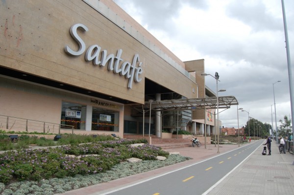 Santafe_Mall_in_north_Bogota