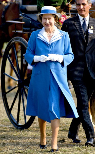 rs_634x1024-141114131357-634.Queen-Elizabeth-Windsor.jl.111414