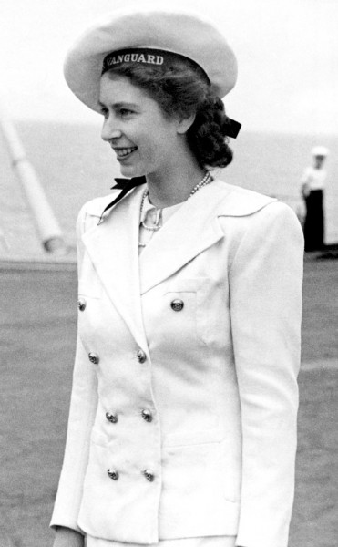 rs_634x1024-141114140830-634.Queen-Elizabeth-Sailor-Suit.jl.111414