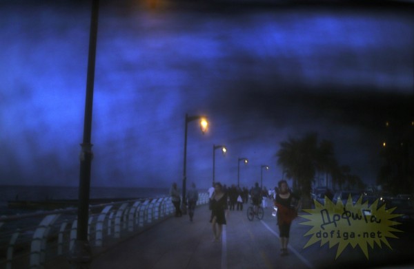 Ïðîãóëêà ïî âå÷åðíåé íàáåðåæíîé â Áåéðóòå