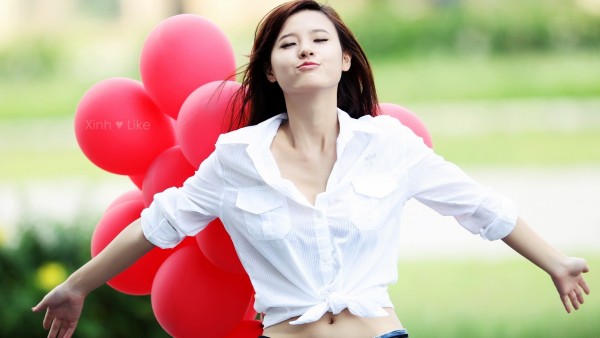 women-love-lips-Asians-hearts-balloons-_2867-15