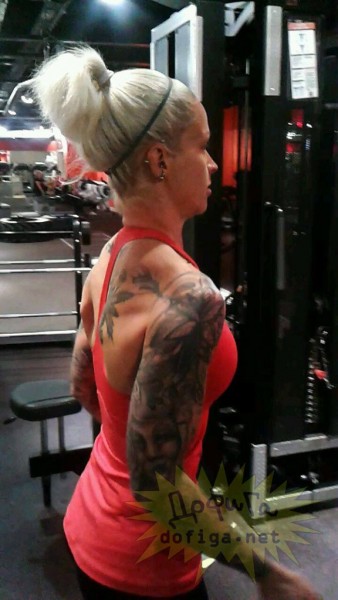 Òàêèì îáðàçîì èç íåñ÷àñòíîé òîëñòóøêè, êîòîðàÿ íåíàâèäåëà ñâîé âíåøíèé âèä, Êëýð ïðåâðàòèëàñü â îñëåïèòåëüíóþ ïîäòÿíóòóþ êðàñàâèöó, ïîëíîñòüþ äîâîëüíóþ ñâîåé æèçíüþ