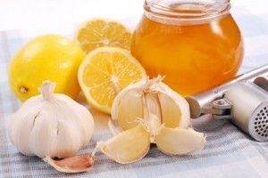 Raw-Honey-Garlic-Lemon-Shots-e1359311511649-300x200