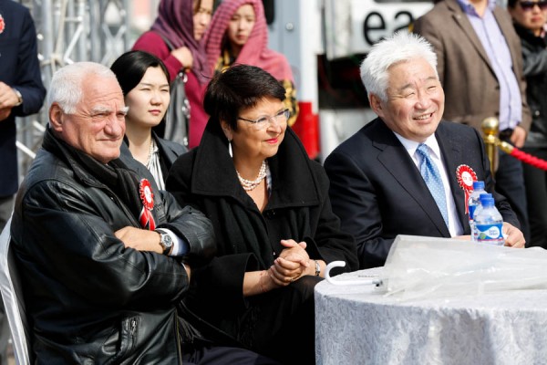 p19mum1u5ddau1flo161b17qv1p8s7