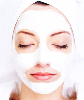 diy-yogurt-facial-mask-4