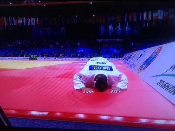 \"11902238_1153570378003677_5226256331228981351_n\"