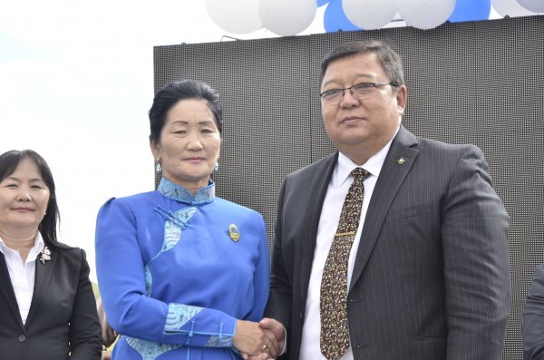 12025882_813617028754855_141004177_o