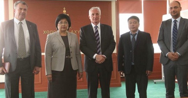 12048835_1138165932879584_1742679002_n_150923181400