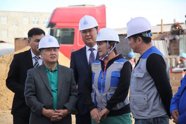 12082883_757579734364765_716799822_o