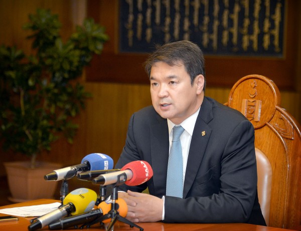 2ad08ff10fd352566b3ac8e69e83e52d