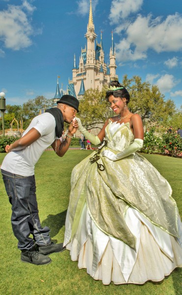 \"634.Neyo.Disney.mh.021913\"