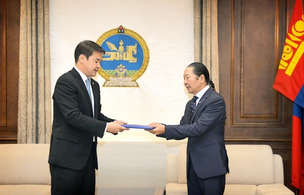 e5dcbe4cacf22fb40ad8f452c3721c3b