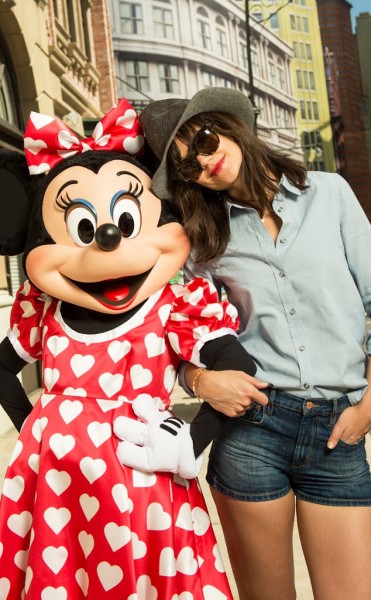 \"rs_634x1024-140316125802-634.Katie-Holmes-Disney-Minnie.jl.031614\"