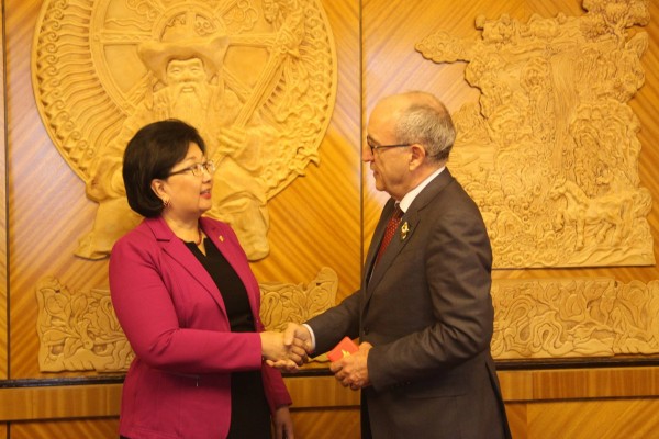 12164689_1147049645324546_185646163_o