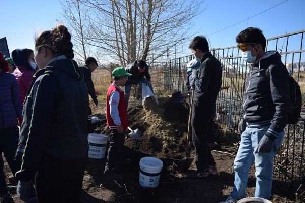 12166057_432138793654029_1371340740_n