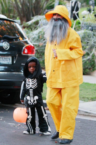 \"54aac89075536_-_elle-celebrity-halloween-2013-sandra-bullock-xln-xln\"