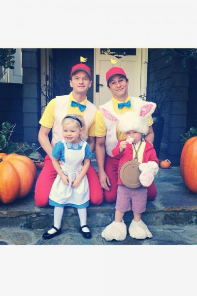 \"54aac90fe6248_-_elle-celebrity-halloween-2013-neil-patrick-harris-xln-xln\"