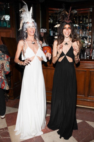 \"54aac95621b18_-_lebrity-halloween-2013-mara-hoffman-and-pamela-love-xln-xln\"