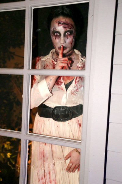 \"54aac972c71ee_-_elle-celebrity-halloween-2013-demi-lovato-xln-xln\"