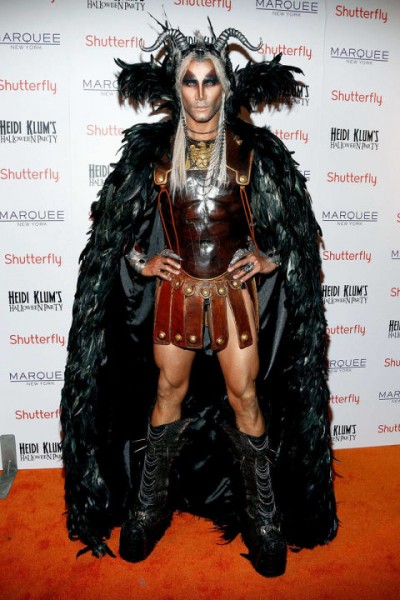 \"54aac98e119e7_-_elle-celebrity-halloween-2013-jay-manuel-xln-xln\"
