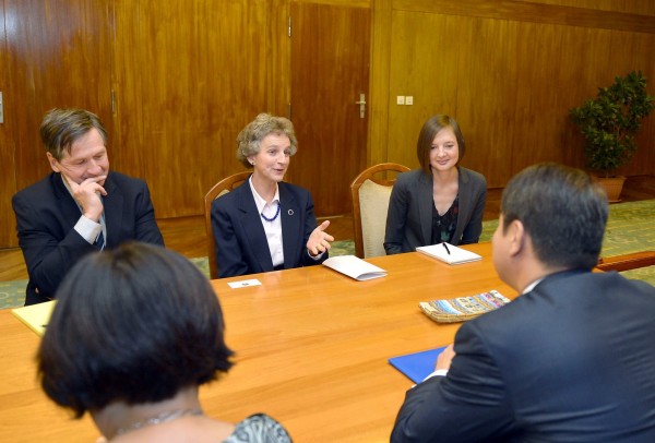 c2d990957476c72dac75b5e8ea76a400