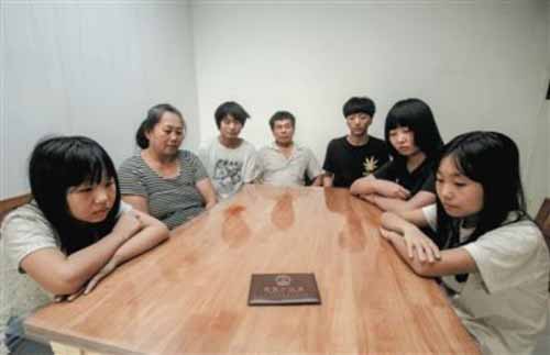 family-of-9-breach-one-child-policy-1