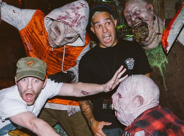 \"rs_1024x759-150929155309-1024-Seth-Green-Pete-Wentz-Halloween-Horror-Nights.jm.092915\"