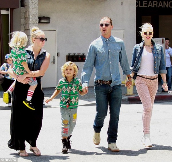 2E591FD100000578-3323870-Betrayal_It_was_reported_last_week_that_Gwen_ended_her_13_year_m-m-3_1447861478273