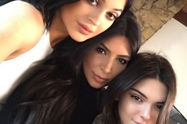 Kardashian-sister-selfie