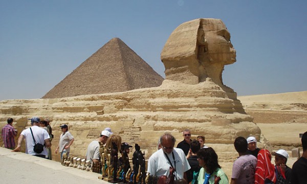 cario-egypt-sphinx-giza-pyramids