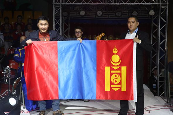 \"41323040d2769333original\"