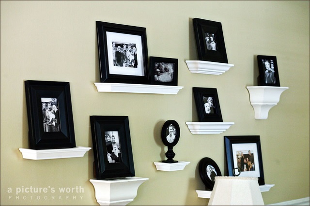 \"AD-Cool-Ideas-To-Display-Family-Photos-On-Your-Walls-20\"