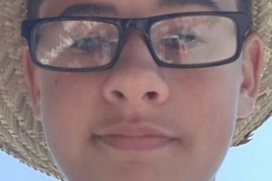 article-2611082-1D49016B00000578-814_306x472