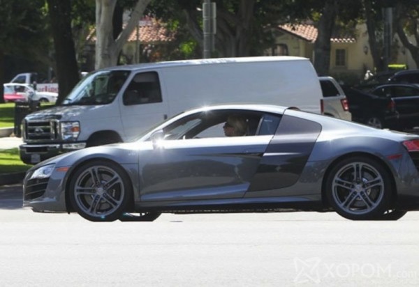 XopoM.com-Үнэтэй-машин-унадаг-12-алдартай-эмэгтэйчүүд-07