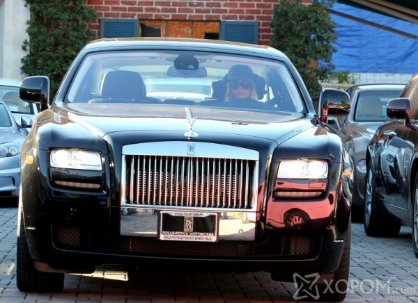 XopoM.com-Үнэтэй-машин-унадаг-12-алдартай-эмэгтэйчүүд-11