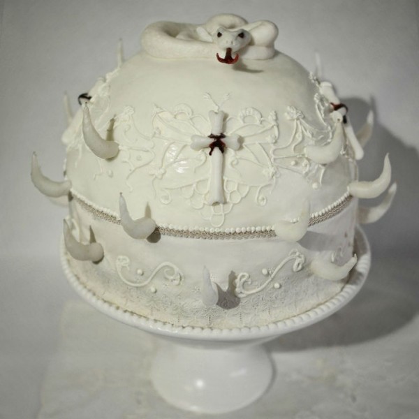 spherical-serpentine-cake-from-hell