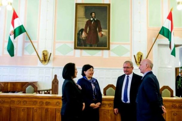 \"12957269_1061043267303161_95151861_n\"