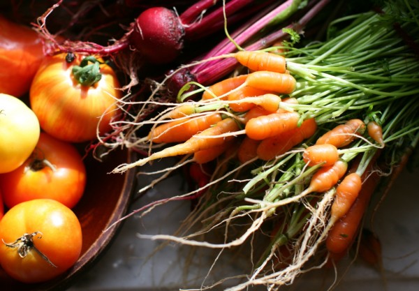 5-babycarrots_beets_tomatoes_2009-Christopher-Paquette-1024x712