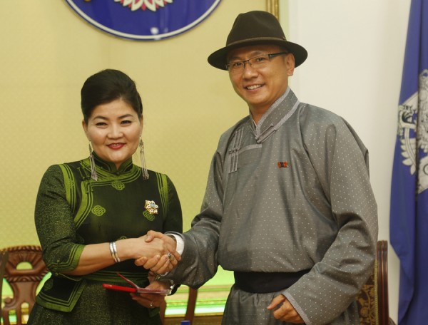 \"p1anaqn8kthsglp9q2rdnhc895\"