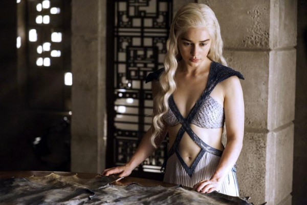 hbo_gameofthrones_daenerystargaryen_080816_1800x1200-800x533