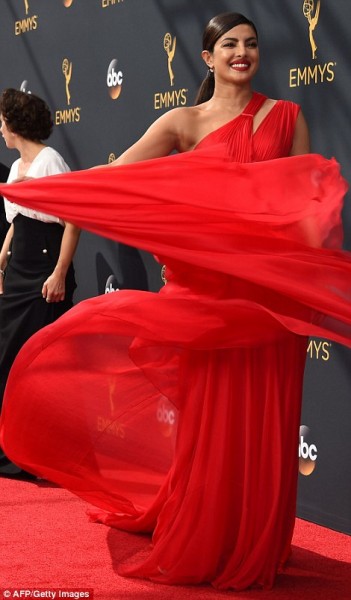 388b828600000578-3795640-image-m-454_1474247767152