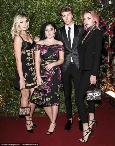 38cb06e000000578-0-image-m-221_1474847402739