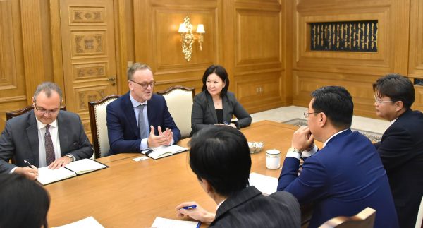 90f5cbf682f8408caf576a07923c3c1f