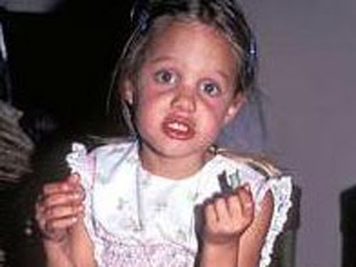 angelina-jolie-childhood-pics