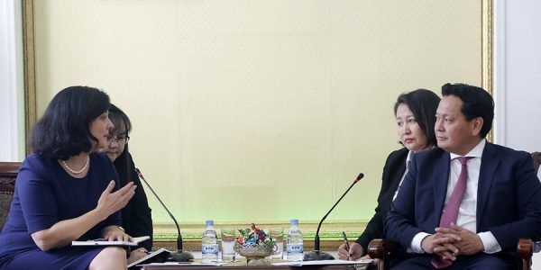 p1atkrjul11v4vj4plnh8bt1e1c1