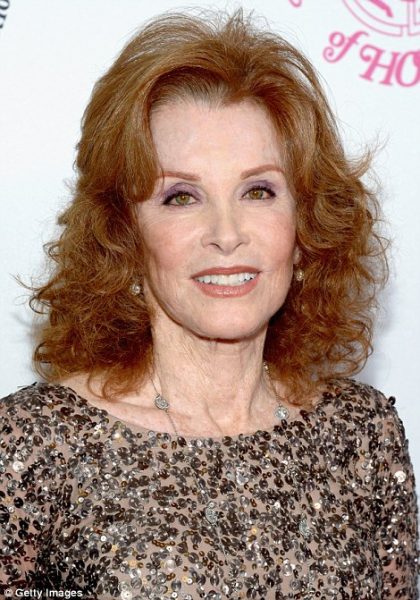 393c2a5e00000578-3829876-famous_in_long_running_tv_series_hart_to_hart_from_1979_to_1996_-a-67_1476085158995